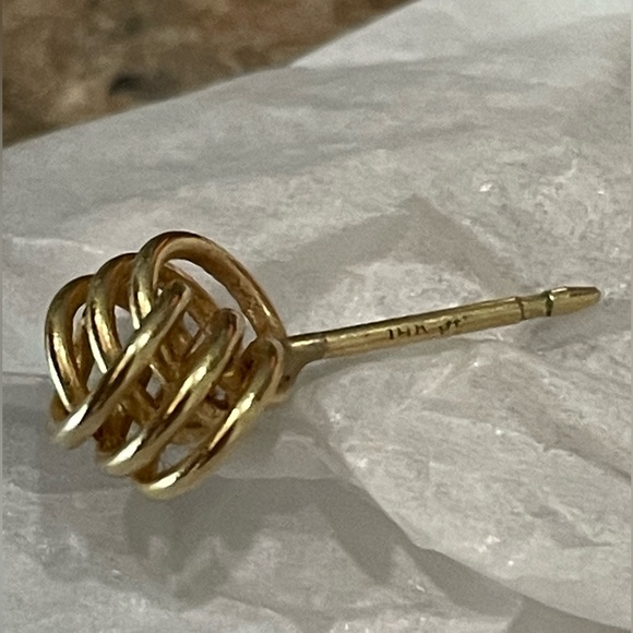 🔥2 Pair Of Vintage 14K earrings - Picture 4 of 9